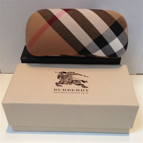 burberry eyewear case|burberry sunglasses case women.